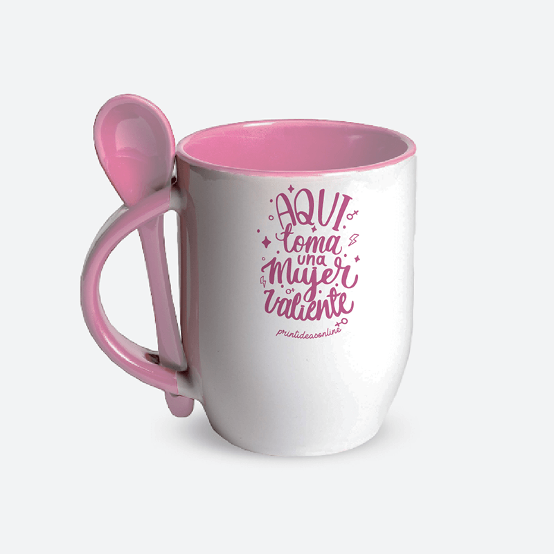 Taza con cucharita - Aqui toma una mujer valiente